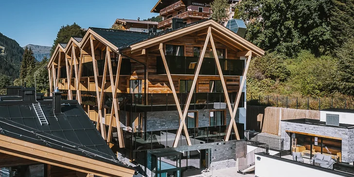 Saalbach-Hinterglemm: neomezeně wellness, polopenze, karta výhod i možnost apartmá se saunou