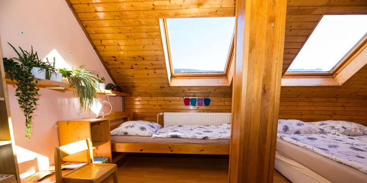 Vybavené apartmány u Hejnic v Jizerských horách až pro 8 osob, zahrada s potokem