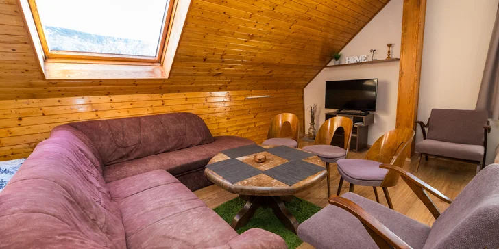 Vybavené apartmány u Hejnic v Jizerských horách až pro 8 osob, zahrada s potokem