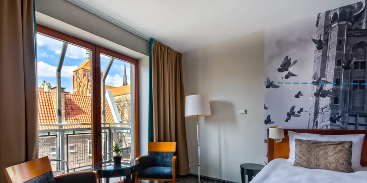 Moderní hotel v centru Gdaňsku, přímo u řeky a starého jeřábu: snídaně a neomezeně sauna