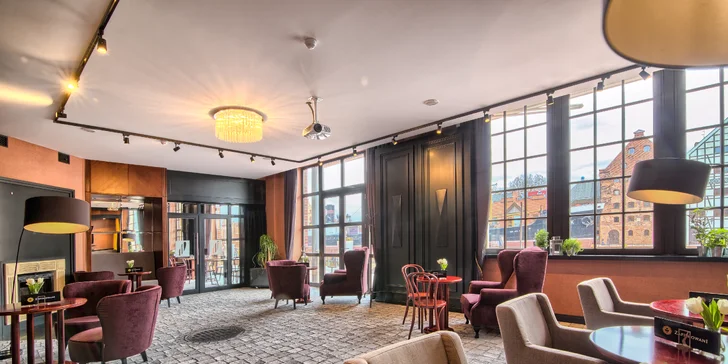 Moderní hotel v centru Gdaňsku, přímo u řeky a starého jeřábu: snídaně a neomezeně sauna