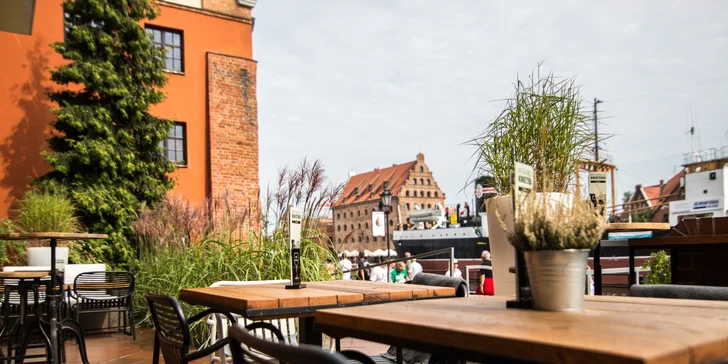 Moderní hotel v centru Gdaňsku, přímo u řeky a starého jeřábu: snídaně a neomezeně sauna