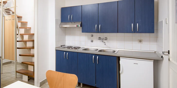 Rodinná pohoda na Jadranu: apartmány s balkonem kousek od pláže, sportovní vyžití
