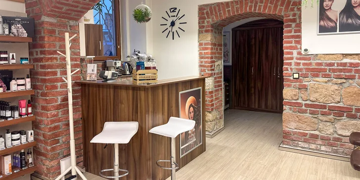 Střih a barvení či melír: pro krátké i dlouhé vlasy, vč. foukané a stylingu