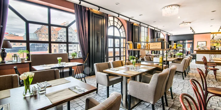Moderní hotel v centru Gdaňsku, přímo u řeky a starého jeřábu: snídaně a neomezeně sauna