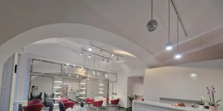 Profesionální pánský střih se závěrečným stylingem