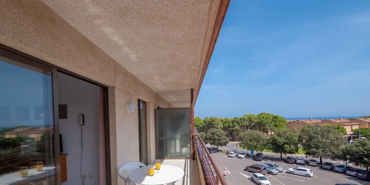 Španělská Costa Brava: příjemný hotel kousek od pláže a neomezeně bazén