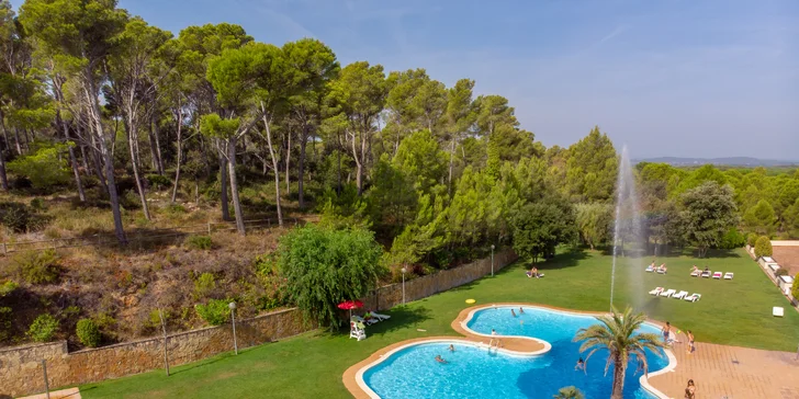 Španělská Costa Brava: příjemný hotel kousek od pláže a neomezeně bazén