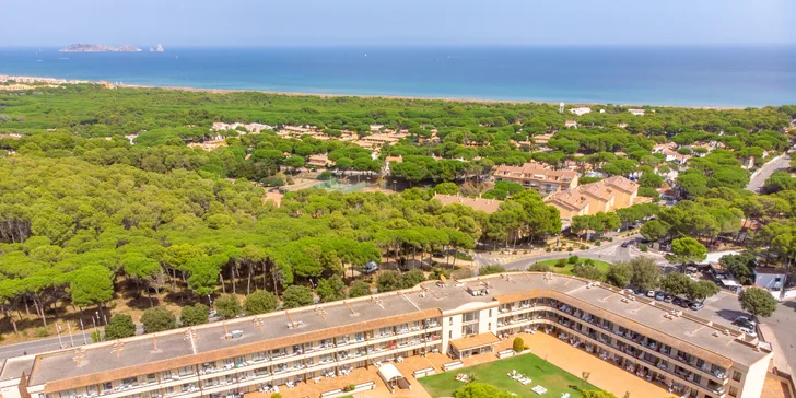 Španělská Costa Brava: příjemný hotel kousek od pláže a neomezeně bazén