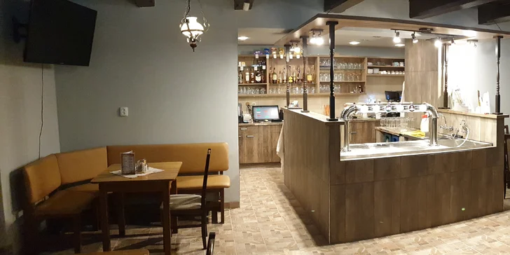 Vepřové koleno pečené 36 hod. i s pivem Radegast 12° pro 1 nebo 2 osoby
