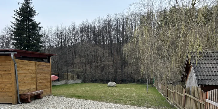 Penzion s půjčovnou raftů: apartmány až pro 7 osob, vč. kuchyně a zahrady s ohništěm, 9 km od Lipna