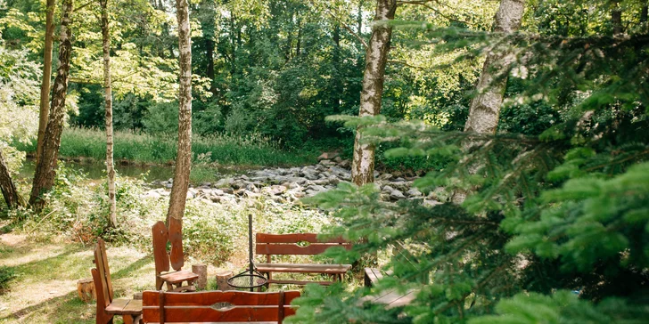 Zrekonstruovaná chalupa ve Frýdlantu nad Ostravicí: přímo u řeky, vlastní sauna, vířivka a zahrada, 9 km od Lysé hory