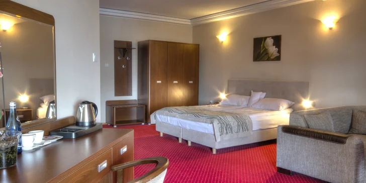 Dovolená u Mazruských jezer: 3* hotel přímo u promenády, strava, neomezeně sauny