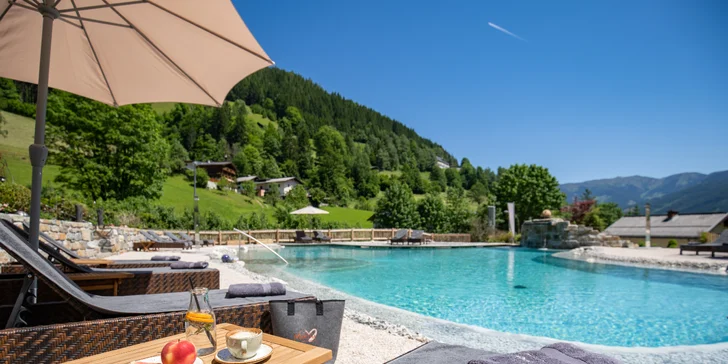 Boutique hotel v Zell am See: wellness s přírodním jezírkem, polopenze i karta výhod