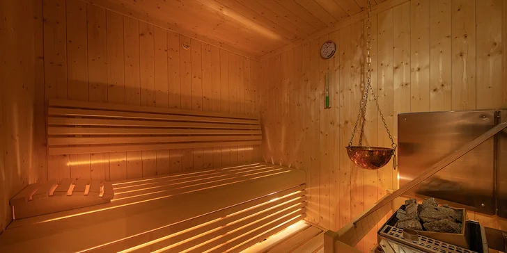 Boutique hotel v Zell am See: wellness s přírodním jezírkem, polopenze i karta výhod
