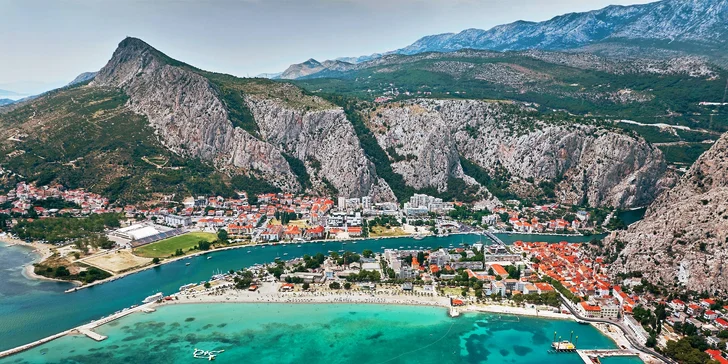 Nově zrekonstruovaný apartmán v Omiši přímo u písečné pláže pro 2–4 osoby