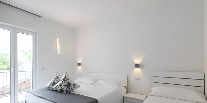 Dovolená v Itálii u jezera Lago di Garda: hotel s bazénem v olivovém háji