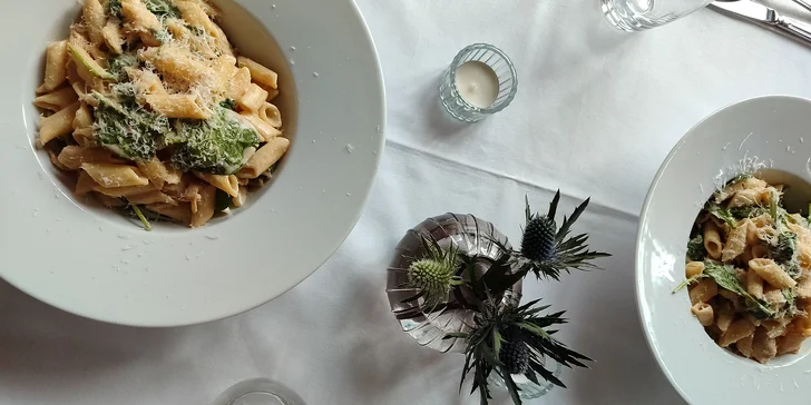 250–1 000 Kč do restaurace v novém hotelu v Olomouci s moderní kuchyní