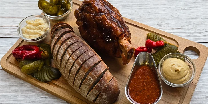 Vepřové koleno pečené 36 hod. i s pivem Radegast 12° pro 1 nebo 2 osoby