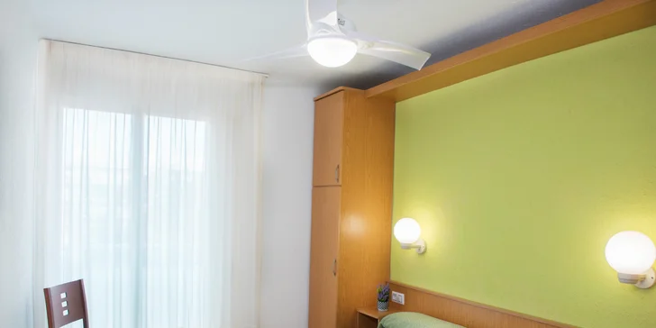 Apartmány na španělském pobřeží Costa Dorada: bazén a terasa, pláž 50 metrů