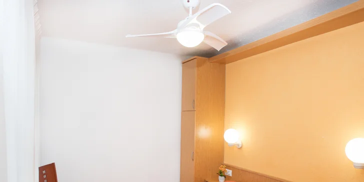 Apartmány na španělském pobřeží Costa Dorada: bazén a terasa, pláž 50 metrů
