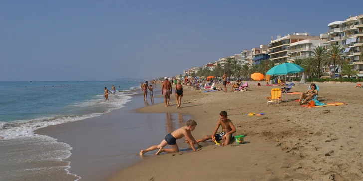 Apartmány na španělském pobřeží Costa Dorada: bazén a terasa, pláž 50 metrů