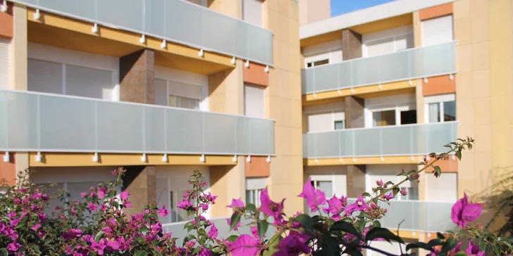 Apartmány na španělském pobřeží Costa Dorada: bazén a terasa, pláž 50 metrů