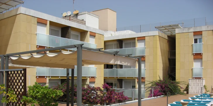 Apartmány na španělském pobřeží Costa Dorada: bazén a terasa, pláž 50 metrů