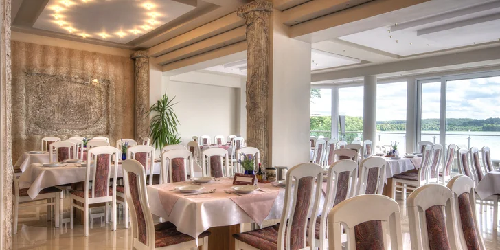 Dovolená u Mazruských jezer: 3* hotel přímo u promenády, strava, neomezeně sauny