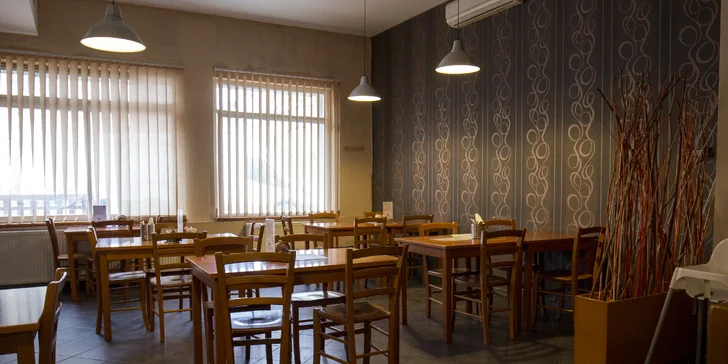 Nová indicko-nepálská restaurace: menu s předkrmem a hlavním chodem pro 2 osoby