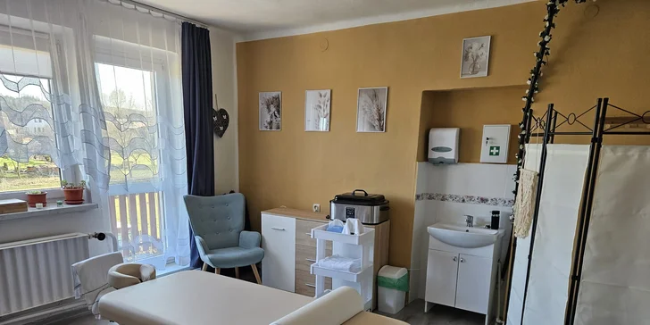 Masáž horkými lávovými kameny: záda, ruce i celé tělo, až 90 min.