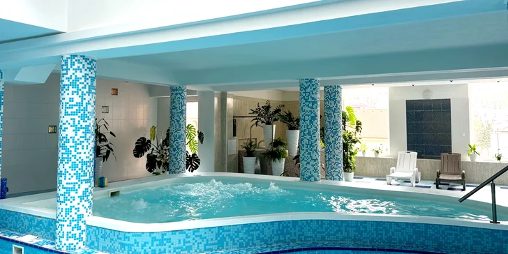 Relax v hotelu Vila Anna v Trenčianských Teplicích: snídaně či polopenze a relax v bazénu