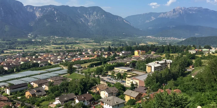 Italské termální lázně Levico: hotel s polopenzí a bazénem, degustace ve vinařství