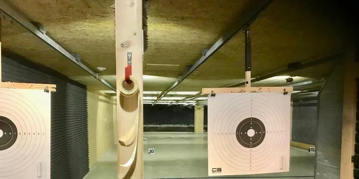 20–120 minut na střelnici: puška, revolver i samopal, vč. dozoru zkušeného instruktora