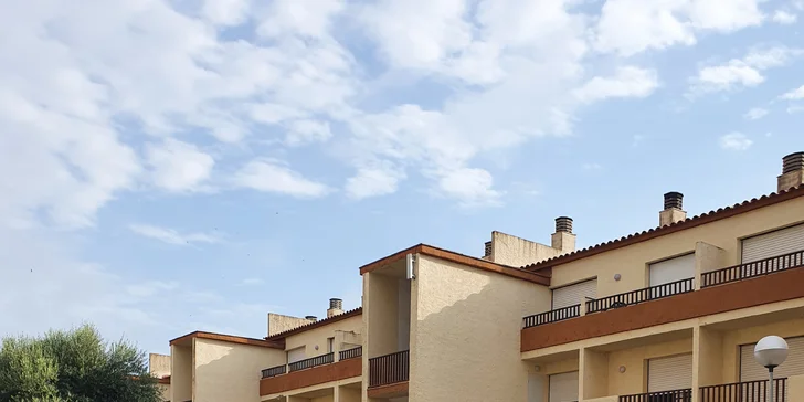 Apartmány na španělském pobřeží Costa Brava: s kuchyňkou, bazénem a 500 metrů od pláže