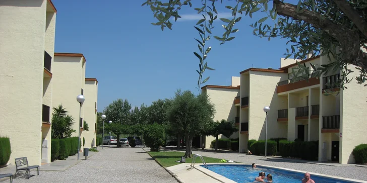 Apartmány na španělském pobřeží Costa Brava: s kuchyňkou, bazénem a 500 metrů od pláže