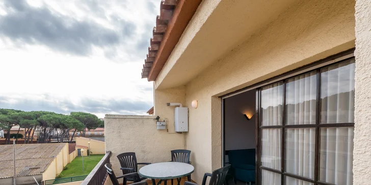 Apartmány na španělském pobřeží Costa Brava: s kuchyňkou, bazénem a 500 metrů od pláže