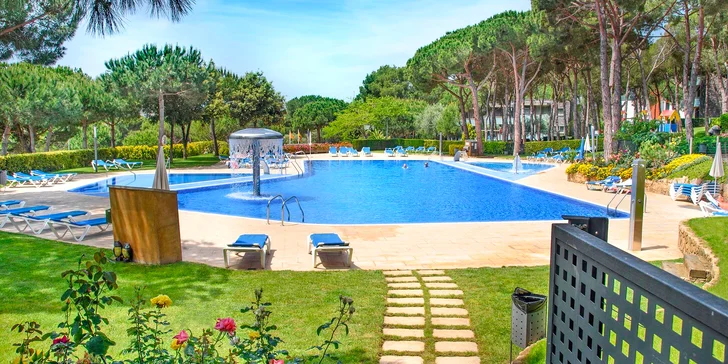 Rodinná dovolená na španělském pobřeží: 4* apartmány s polopenzí, bazén, animační program