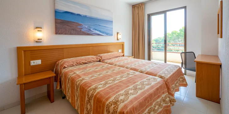 Španělská Costa Brava: příjemný hotel kousek od pláže a neomezeně bazén