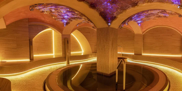 Privátní wellnes na 60 min. až pro 24 osob: vířivka, dvě sauny i relax zóna