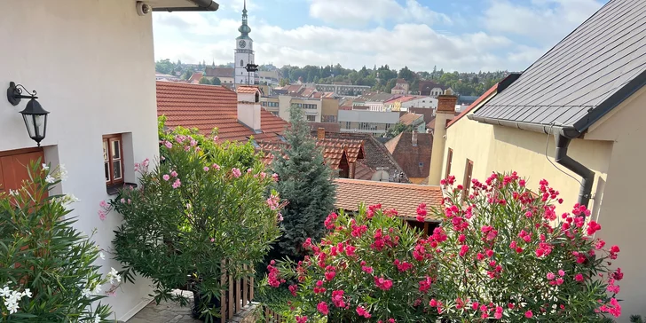Hotel ze 17. století v centru Třebíče: snídaně, prohlídka památek i welcome drink