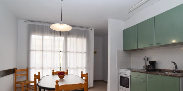 Apartmány na španělském pobřeží Costa Brava: s kuchyňkou, bazénem a 500 metrů od pláže