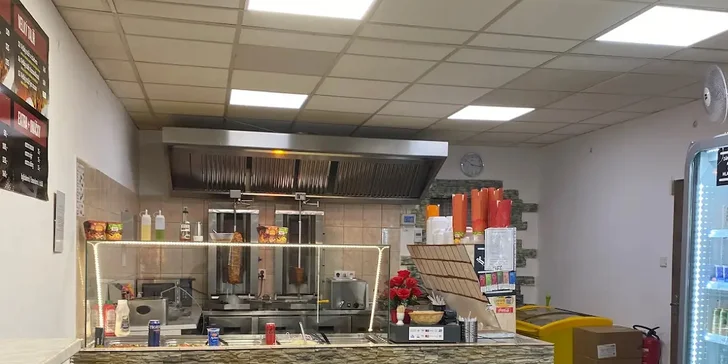 Dürüm, döner i falafel i talíř s hranolky: otevřené vouchery na 200 Kč