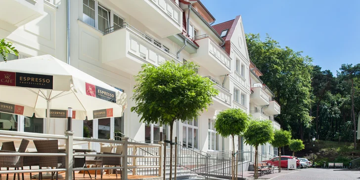 Historický hotel ve Svinoústí: elegantní interiéry, neomezený wellness a snídaně, polopenze či plná penze