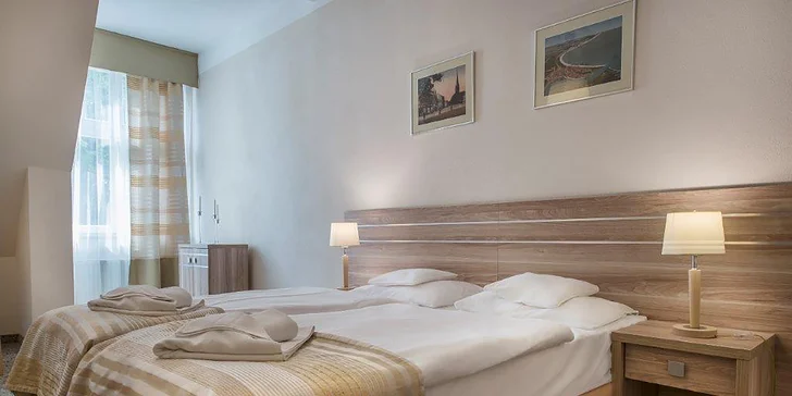 Historický hotel ve Svinoústí: elegantní interiéry, neomezený wellness a snídaně, polopenze či plná penze