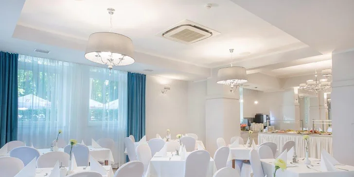 Historický hotel ve Svinoústí: elegantní interiéry, neomezený wellness a snídaně, polopenze či plná penze