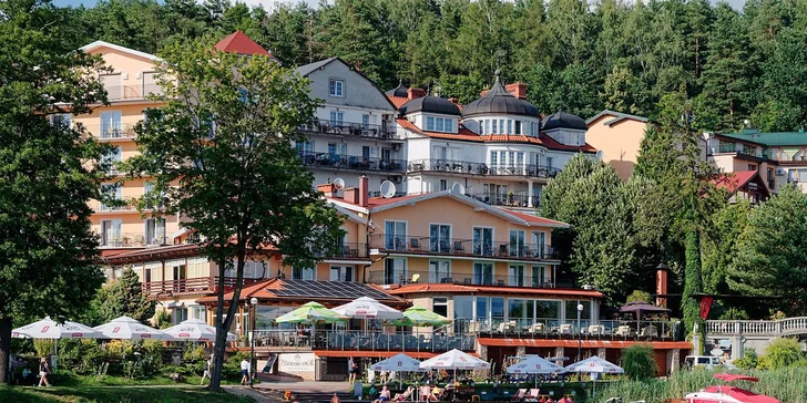 Dovolená u Mazruských jezer: 3* hotel přímo u promenády, strava, neomezeně sauny
