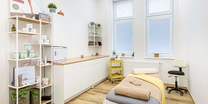 Detoxikační medová, havajská nebo masáž horkými mušlemi: 30-120 min. odpočinku