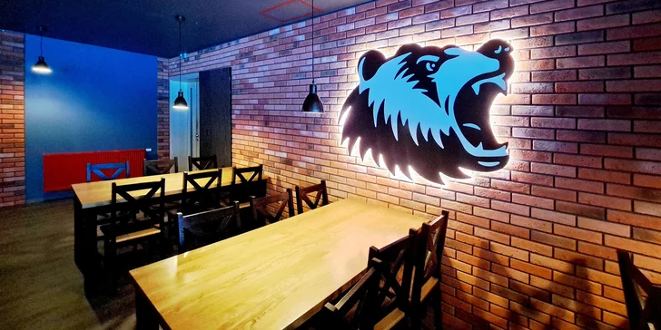 Masové prkno až pro 12 osob: uruguayský, argentinský i klokaní steak, vč. příloh a omáček