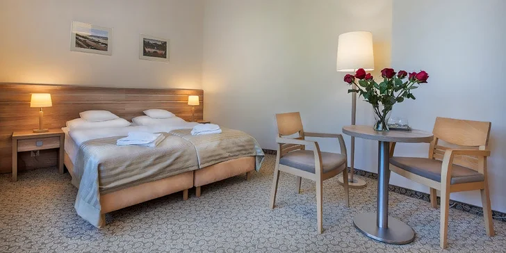 Historický hotel ve Svinoústí: elegantní interiéry, neomezený wellness a snídaně, polopenze či plná penze